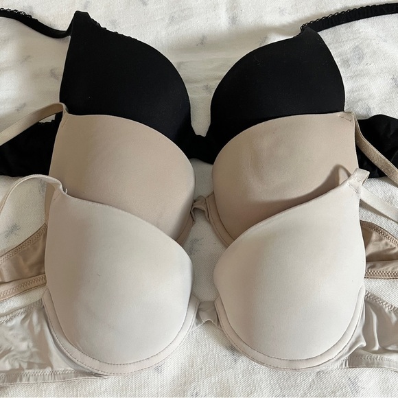 Lot of 3 Victoria's Secret Slightly Padded Bras + 1 Free NWT Thong - Size 32B - Picture 4 of 16